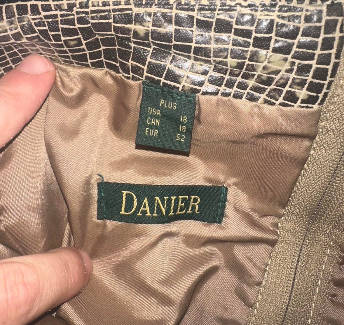 Vintage Luxury Danier Genuine Snakeskin Leather Skirt Suit Size M (Vintage XL)