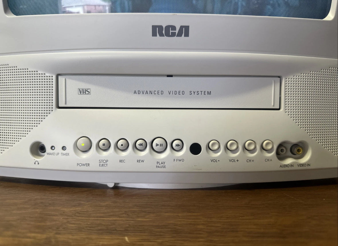 RCA T13072 CRT TV VCR Combo 13” White VHS Swivel Tested Working Very Rare