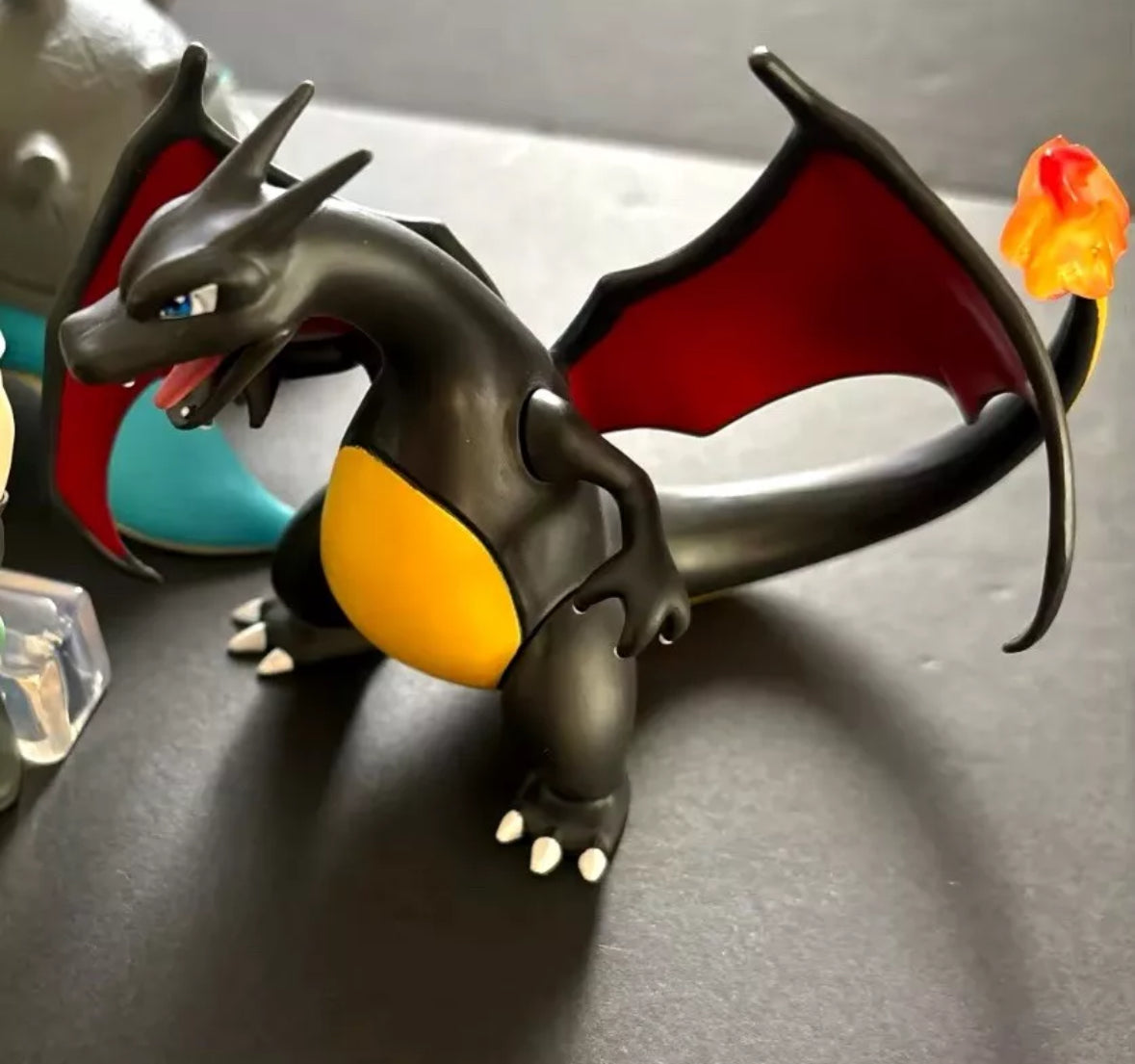 Vintage Shiny Black 10cm Classic Pokemon Charizard Brand New Toy Action Figure
