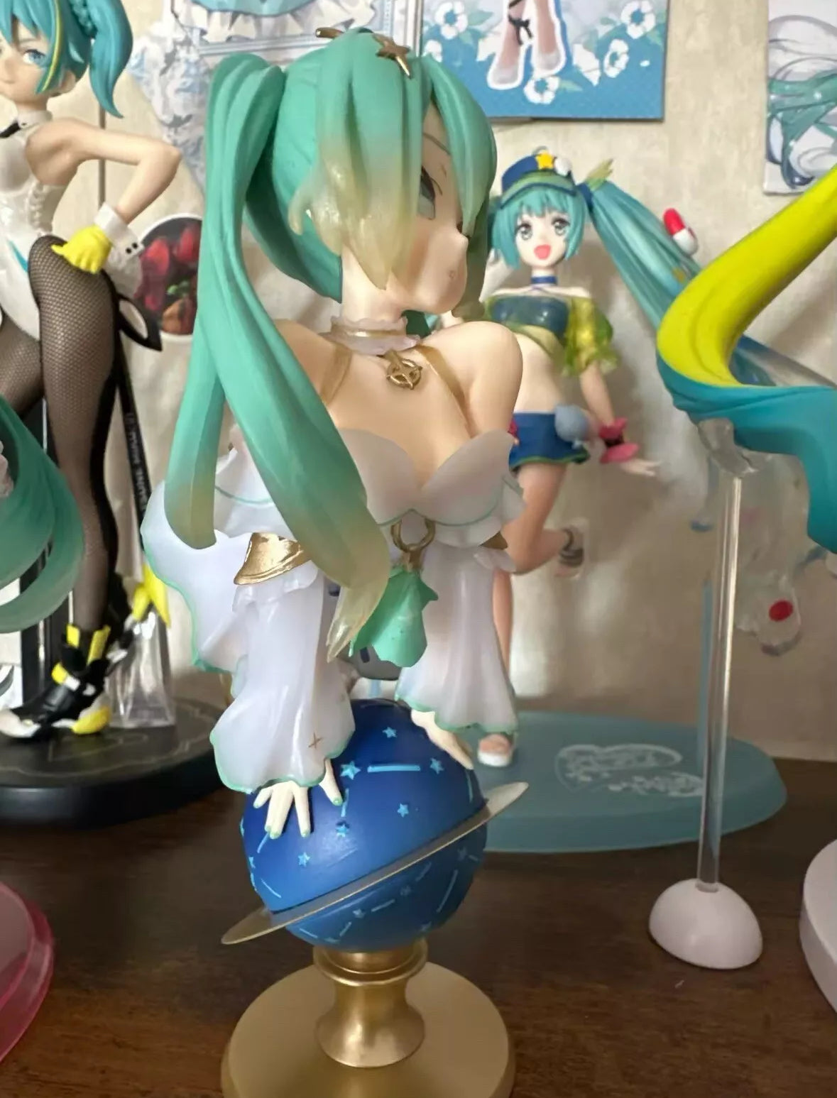 17cm Glittering Star ver. Hatsune Miku Anime Figure Kawaii Globe Girl Action Fig