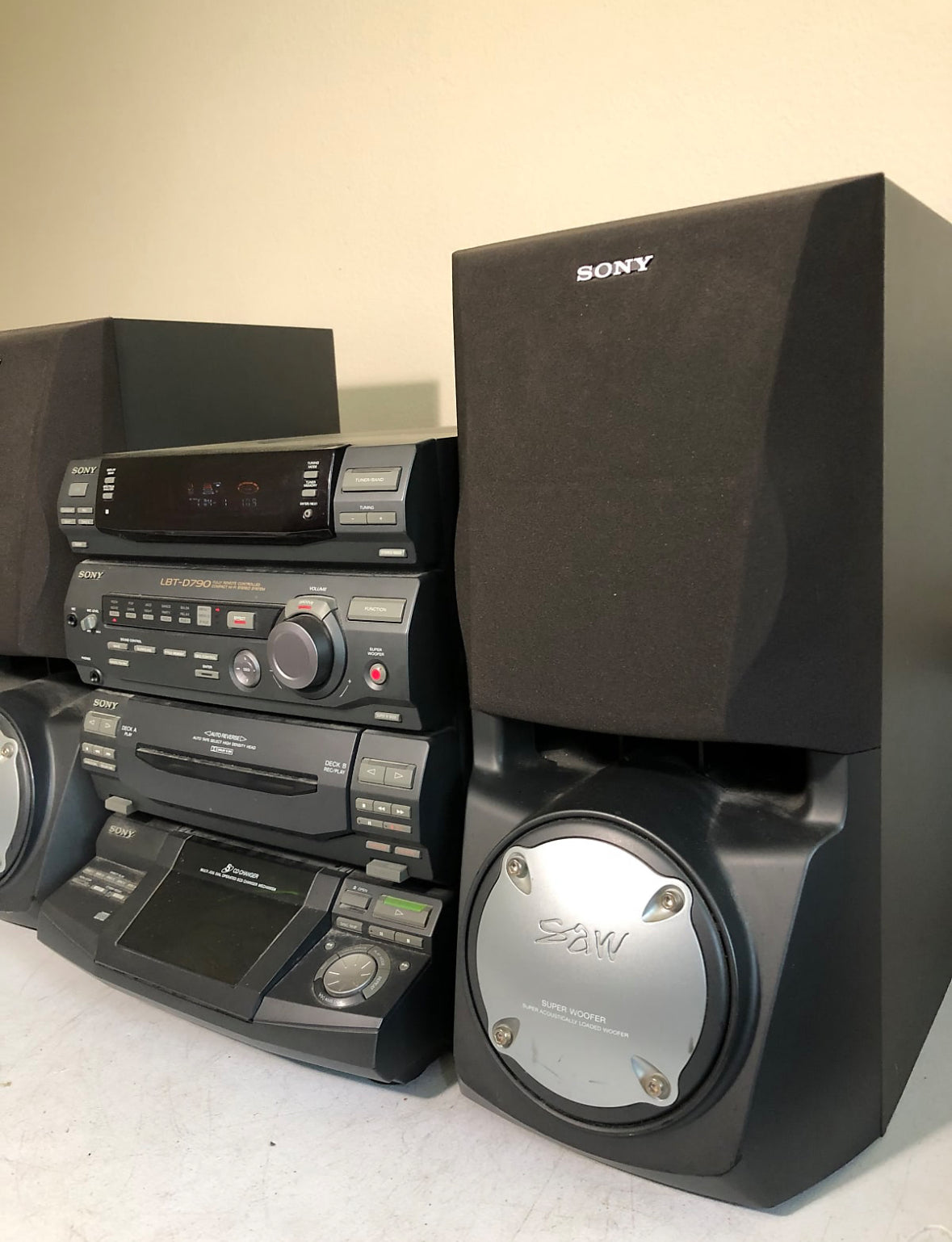 Vintage 1997 Sony LBT-D290 Stereo System With Speakers Tested. With Remote.