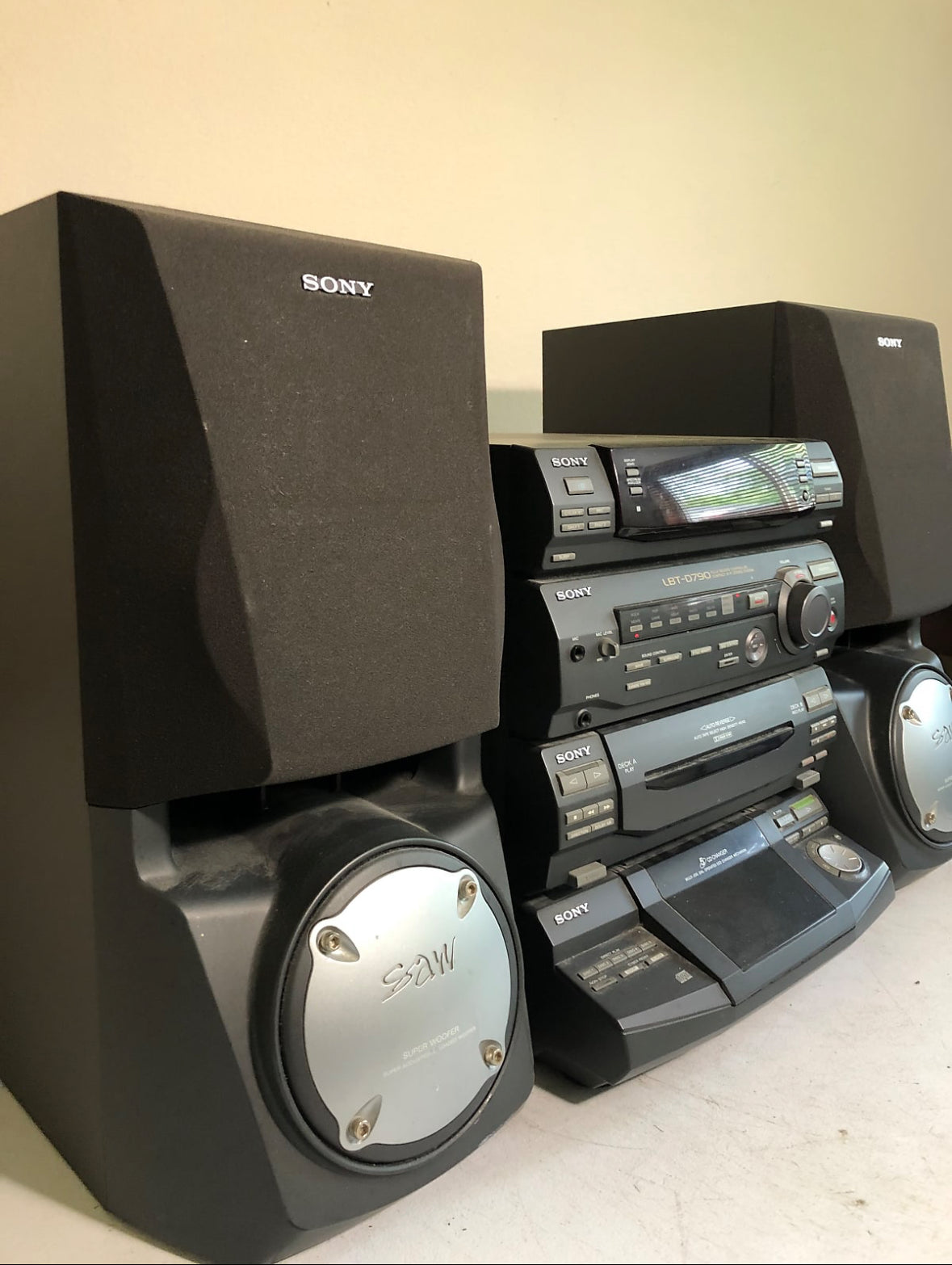 Vintage 1997 Sony LBT-D290 Stereo System With Speakers Tested. With Remote.