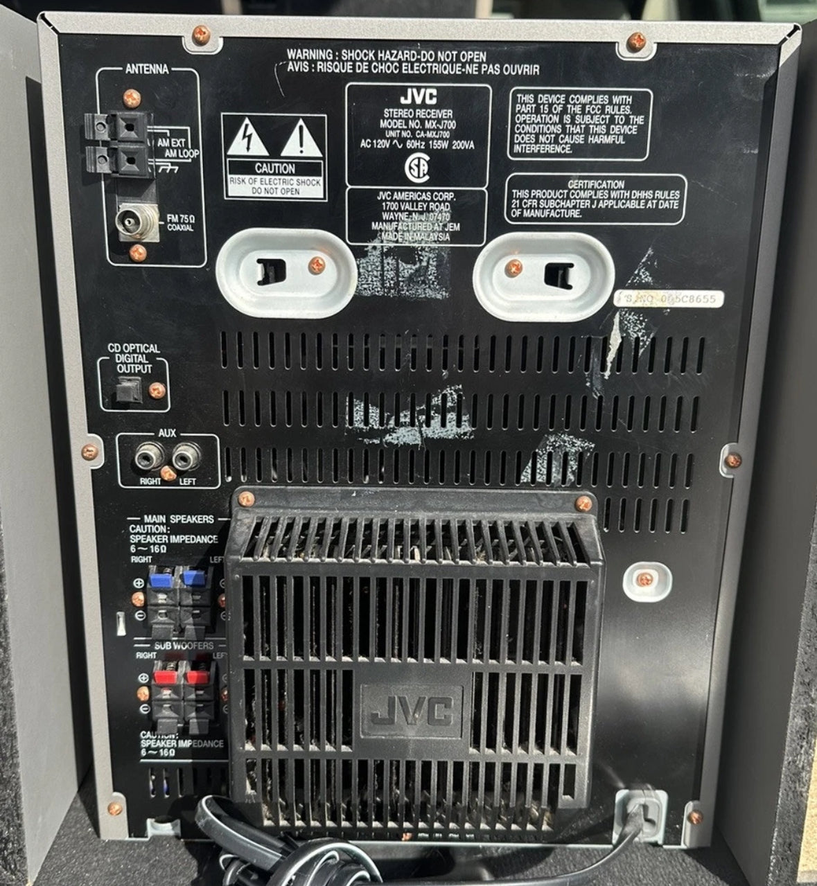 JVC MX-J700 Compact Stereo System, Rotating Panel, Woofers 3 CD 330 Watt Monster