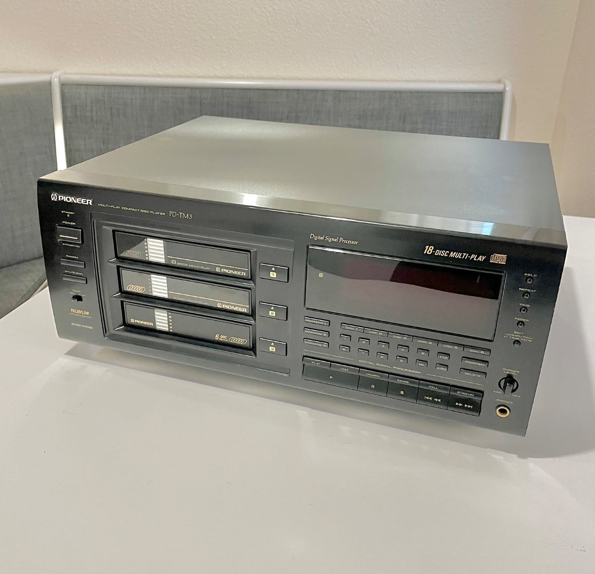 Pioneer 18 Disc Multi-Play Compact Disc Player PD-TM1 No Remote TESTED WORKS