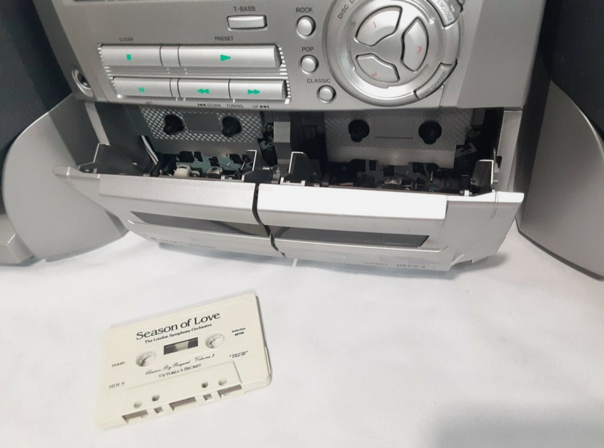Aiwa Digital Audio System CX-NA111 - Cassette, Radio, 3 CD Changer No Remote