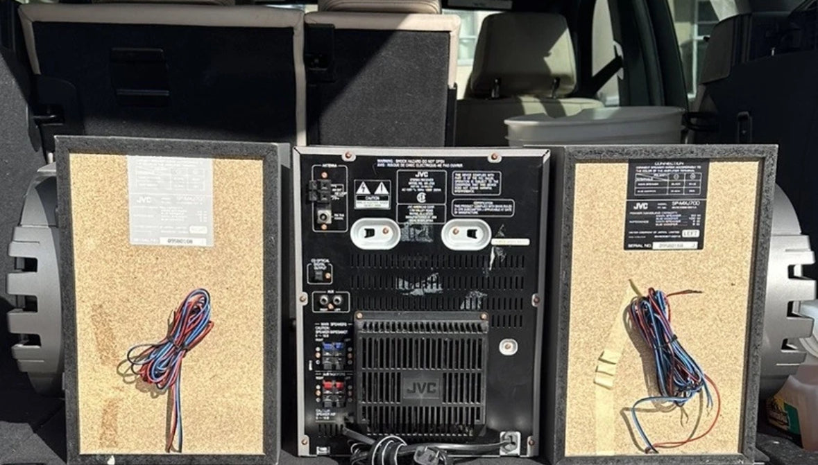 JVC MX-J700 Compact Stereo System, Rotating Panel, Woofers 3 CD 330 Watt Monster