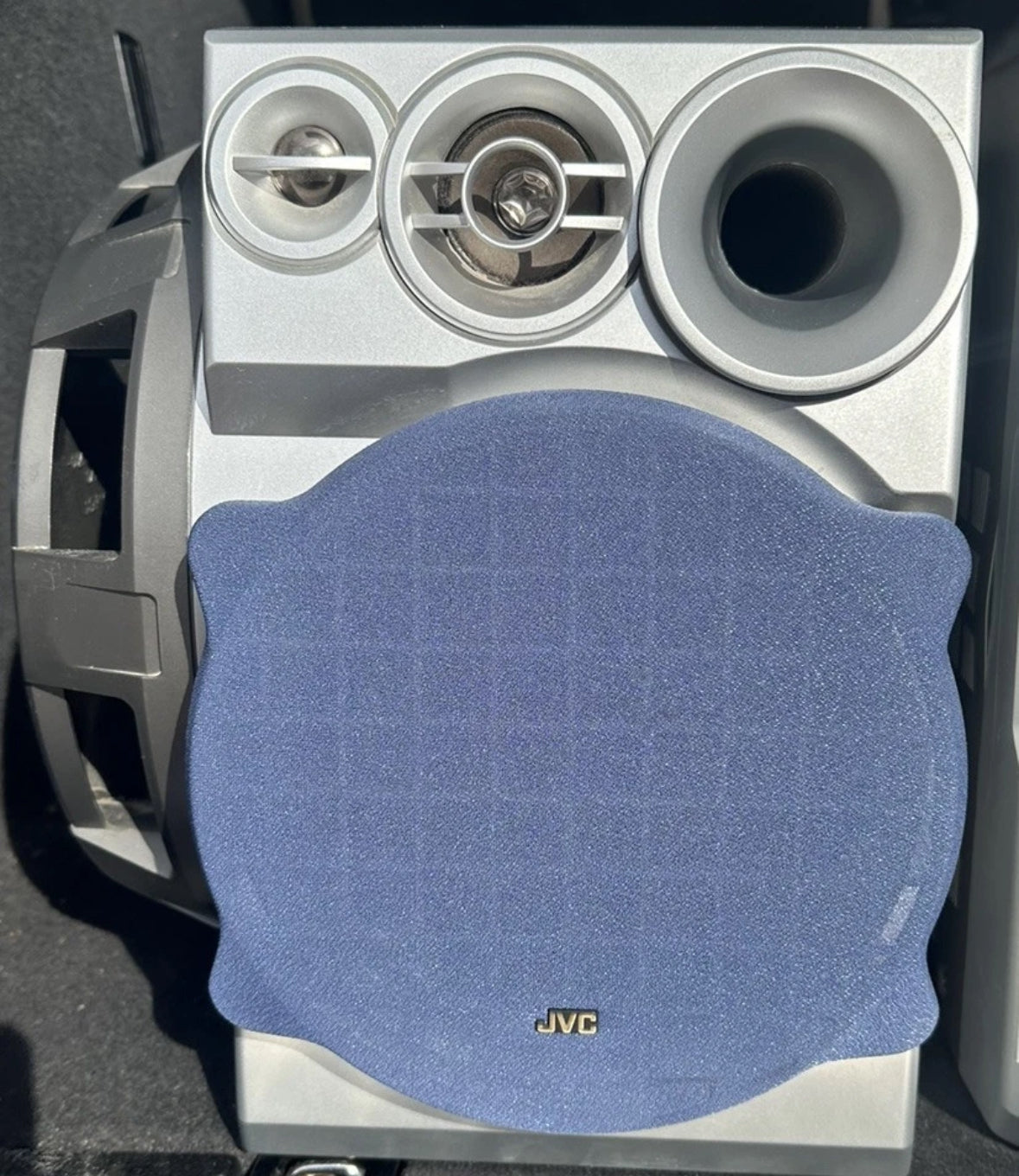 JVC MX-J700 Compact Stereo System, Rotating Panel, Woofers 3 CD 330 Watt Monster