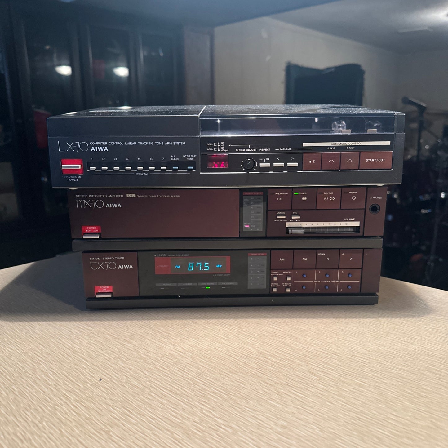 Aiwa LX-70 linear Tracking Turntable, MX-70 Amplifier, TX-70 Tuner System Tested