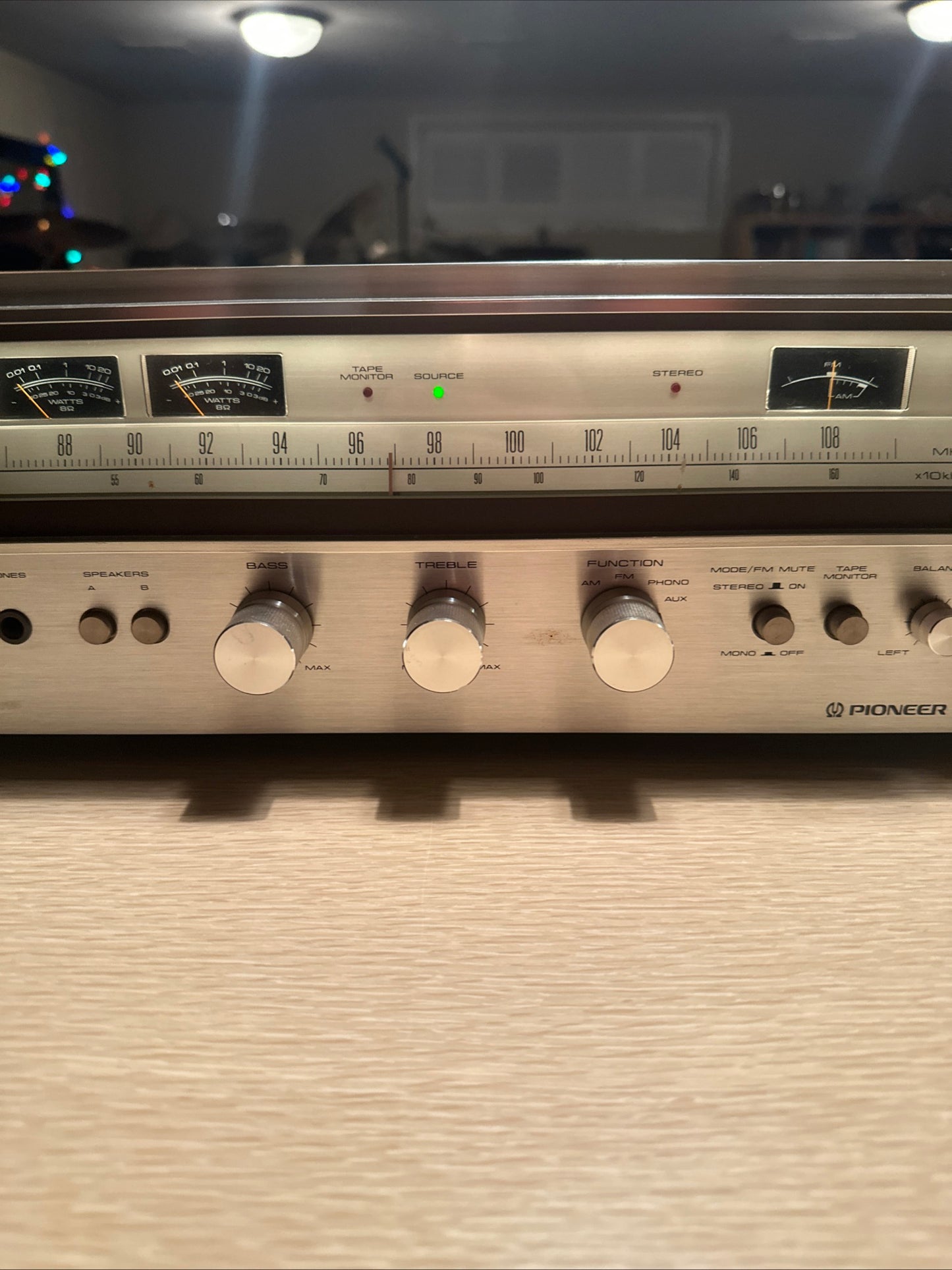 Pioneer SX 580 Stereo receiver. Recently Serviced. Excellent Condition W/ Manual