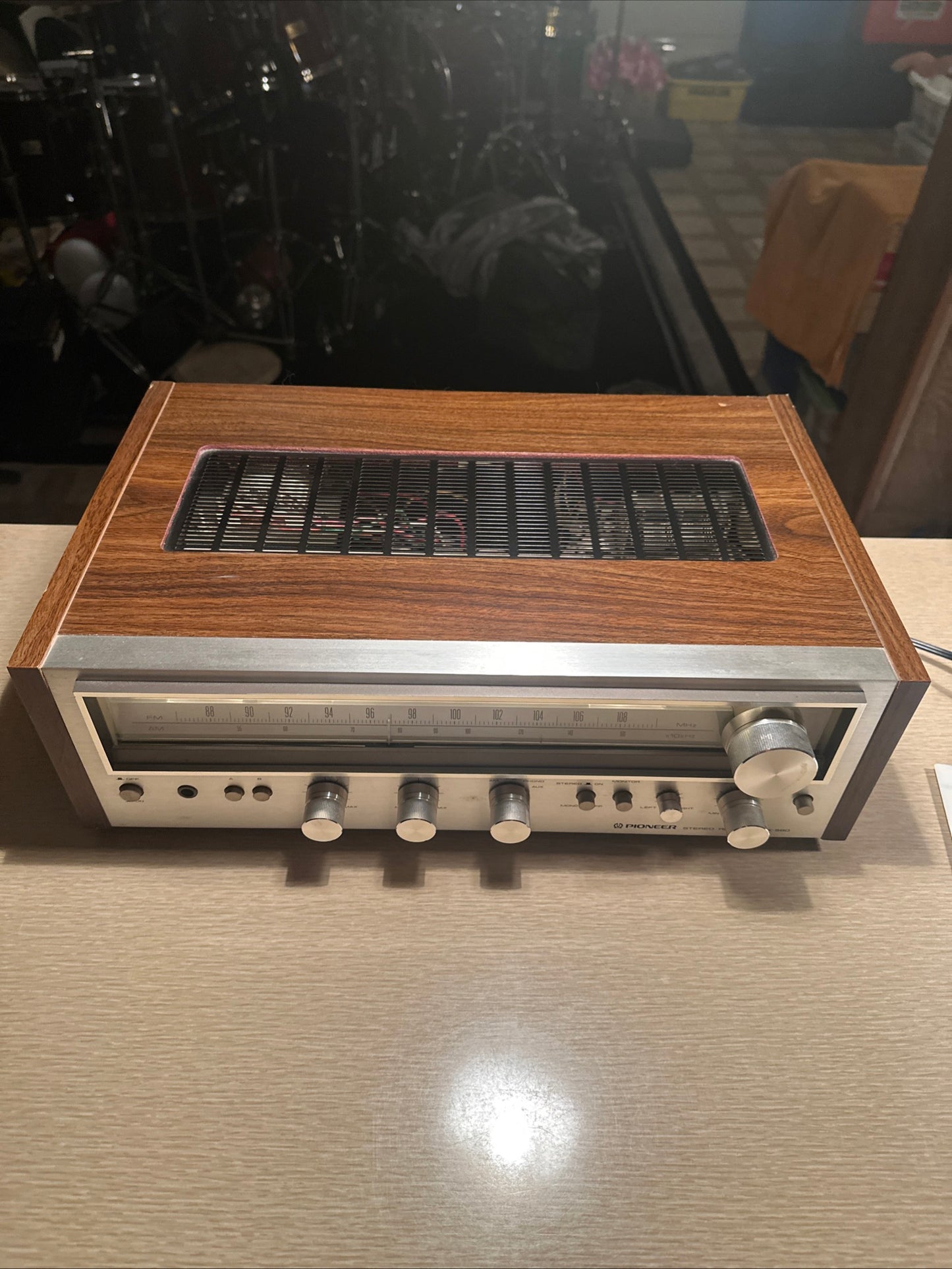 Pioneer SX 580 Stereo receiver. Recently Serviced. Excellent Condition W/ Manual