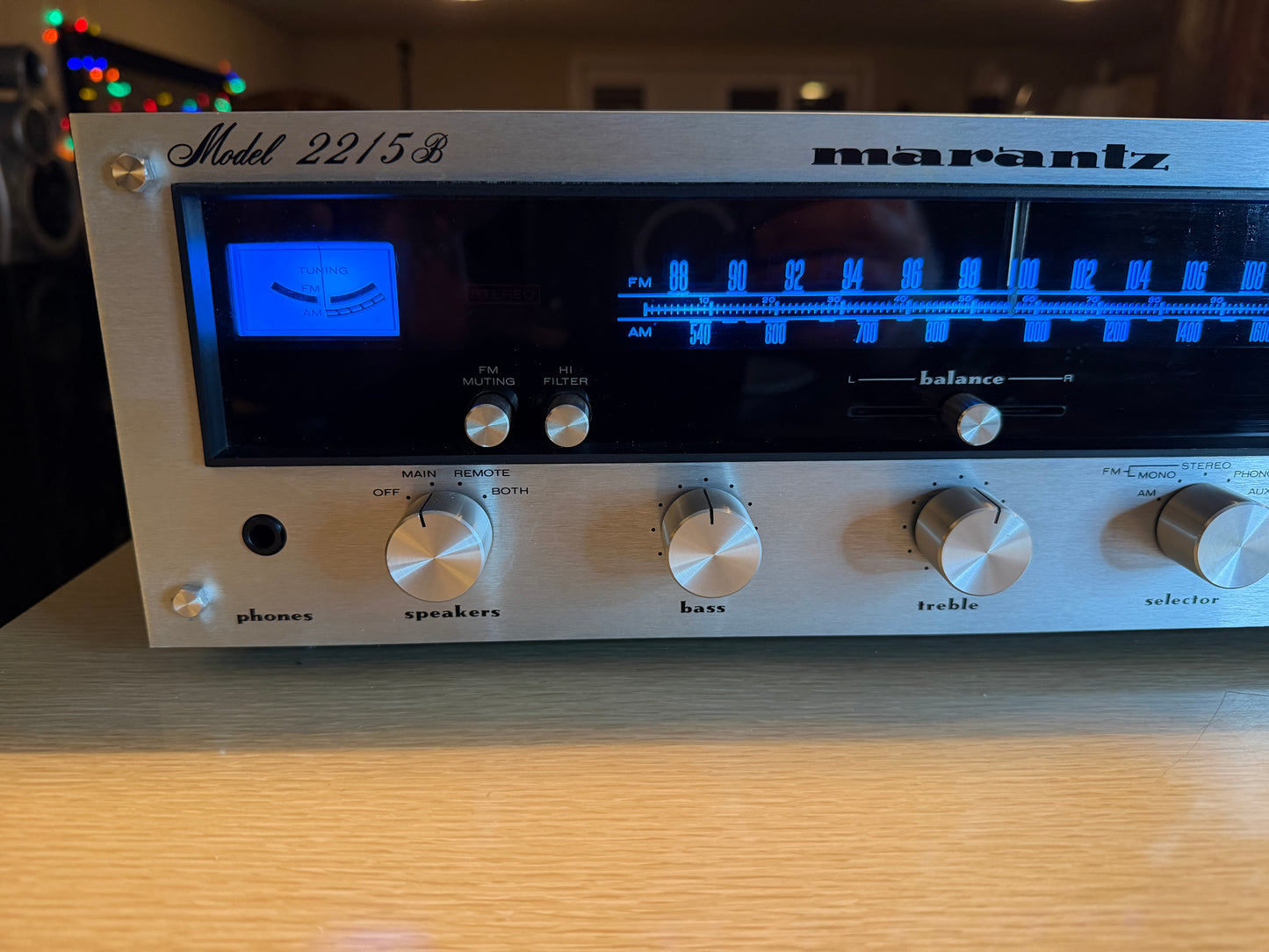 MARANTZ 2215B VINTAGE AM/FM STEREO RECEIVER NEW BULBS RECAPPED NEAR MINT WOW🔥