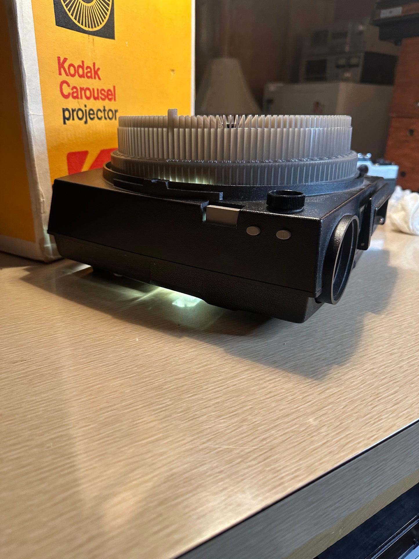 ⭐️Kodak Carousel 650H Slide Projector ⭐️Tested ⭐️Includes New Slide Tray Rare!