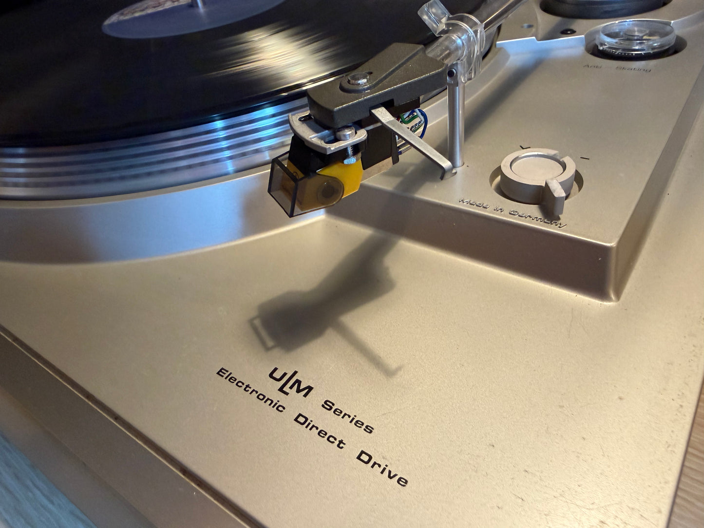 Dual CS 608 Direct Drive turntable Works Well Beautiful Piece Please Read