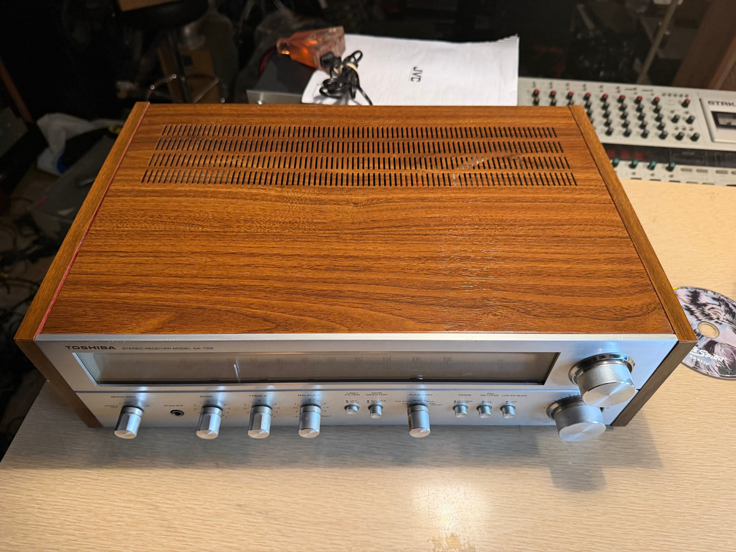 Vintage Toshiba Model SA-725 AM/FM Stereo Receiver FRESH Service Near Mint Case!