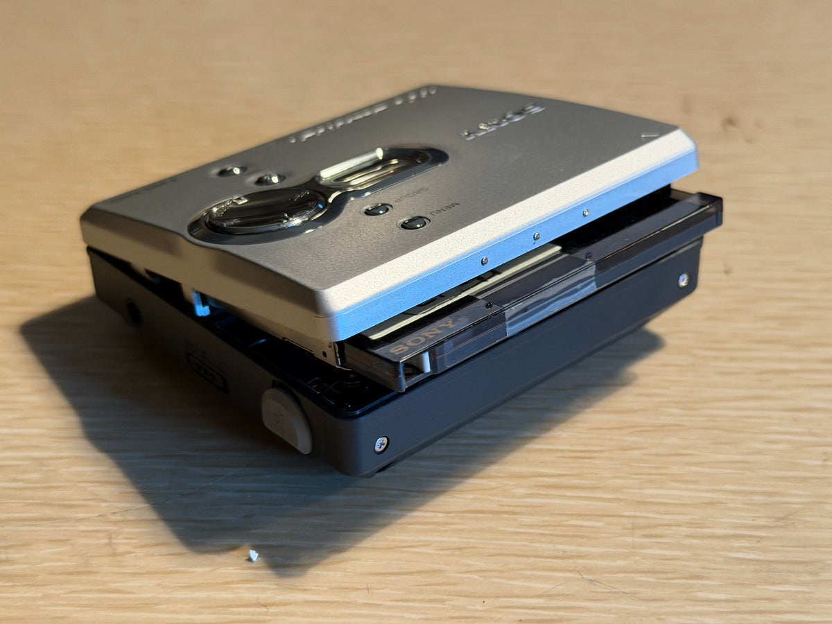 Sony Portable Mini Disc Recorder WALKMAN MZ-NE410 Minidisc Player Serviced Rare!