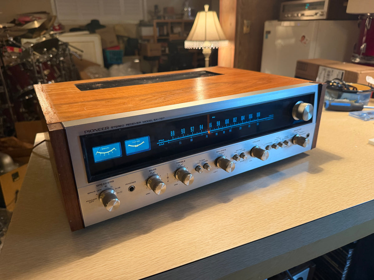 Pioneer SX-727 Vintage Stereo Receiver Amplifier Fresh Service Brand New Bulbs!