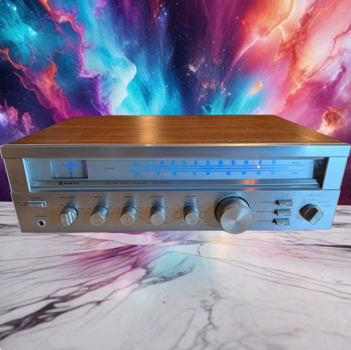 Vintage Woodgrain & Silver Sanyo DCX 1970K Receiver Fresh Service Near MINT RARE