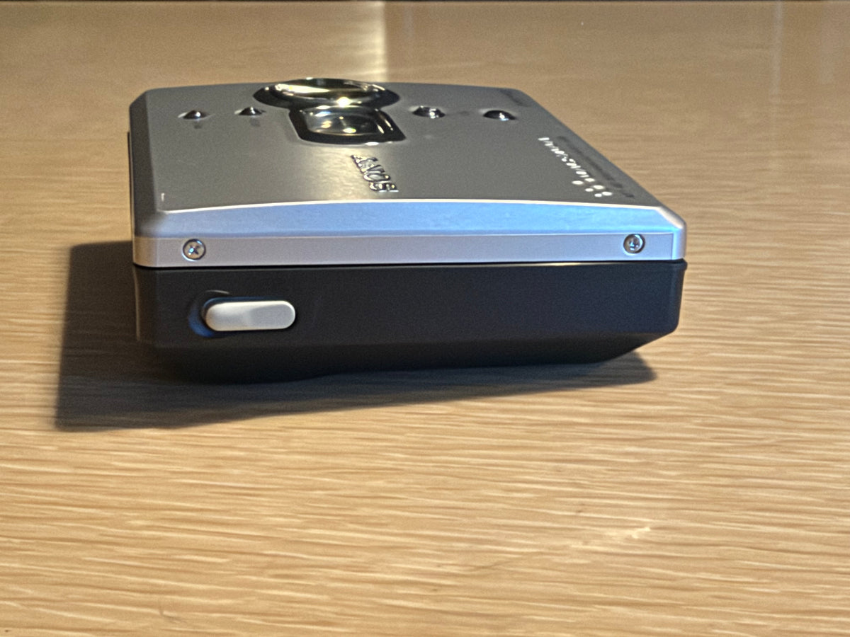 Sony Portable Mini Disc Recorder WALKMAN MZ-NE410 Minidisc Player Serviced Rare!