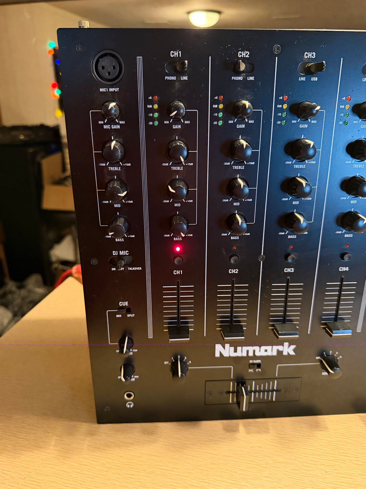 Numark M6USB 4 Channel USB DJ Mixer Phono Line Dual Mic 3 Band EQ Near Mint🎶🔥