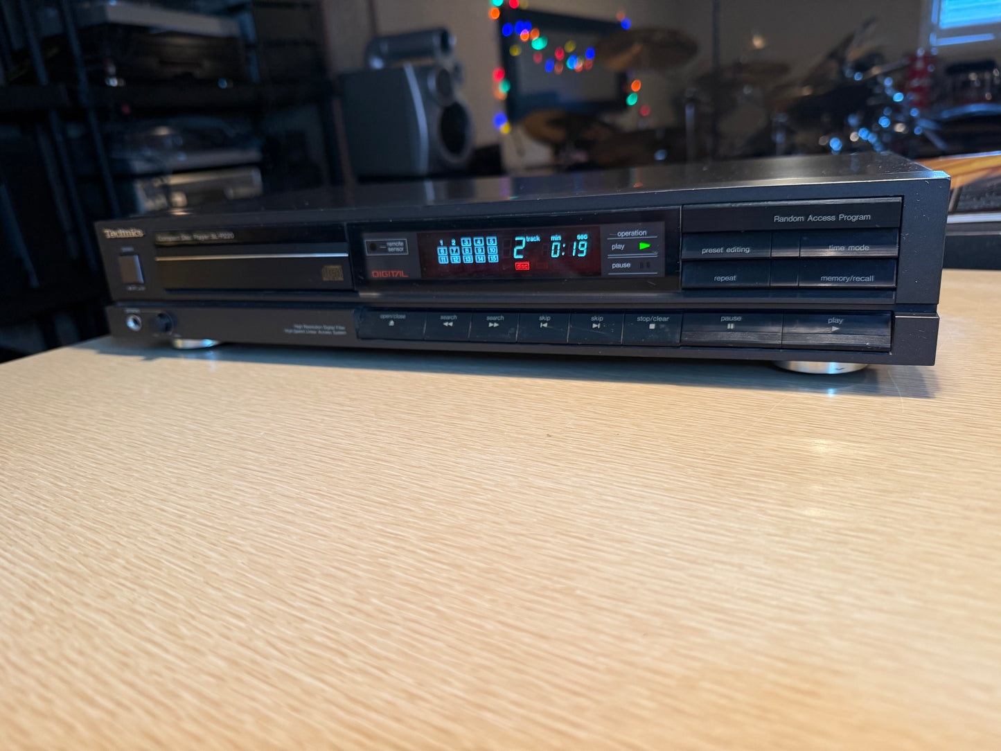 Vintage Technics SL-P220 Compact Disc Player Japan Serviced Works And Sounds GR8