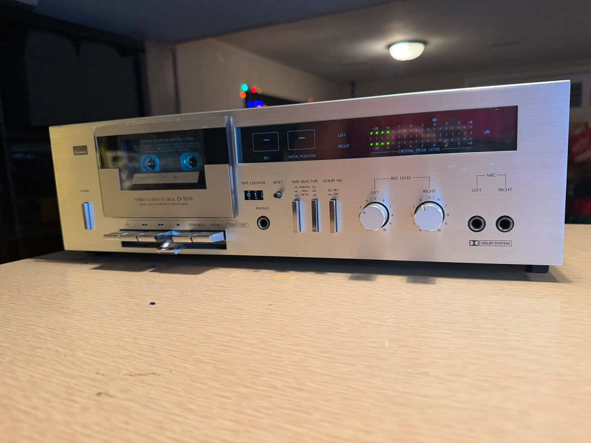 Vintage Sansui D-95M Stereo Cassette Deck Tape Recorder / Player Belt Replaced🎶