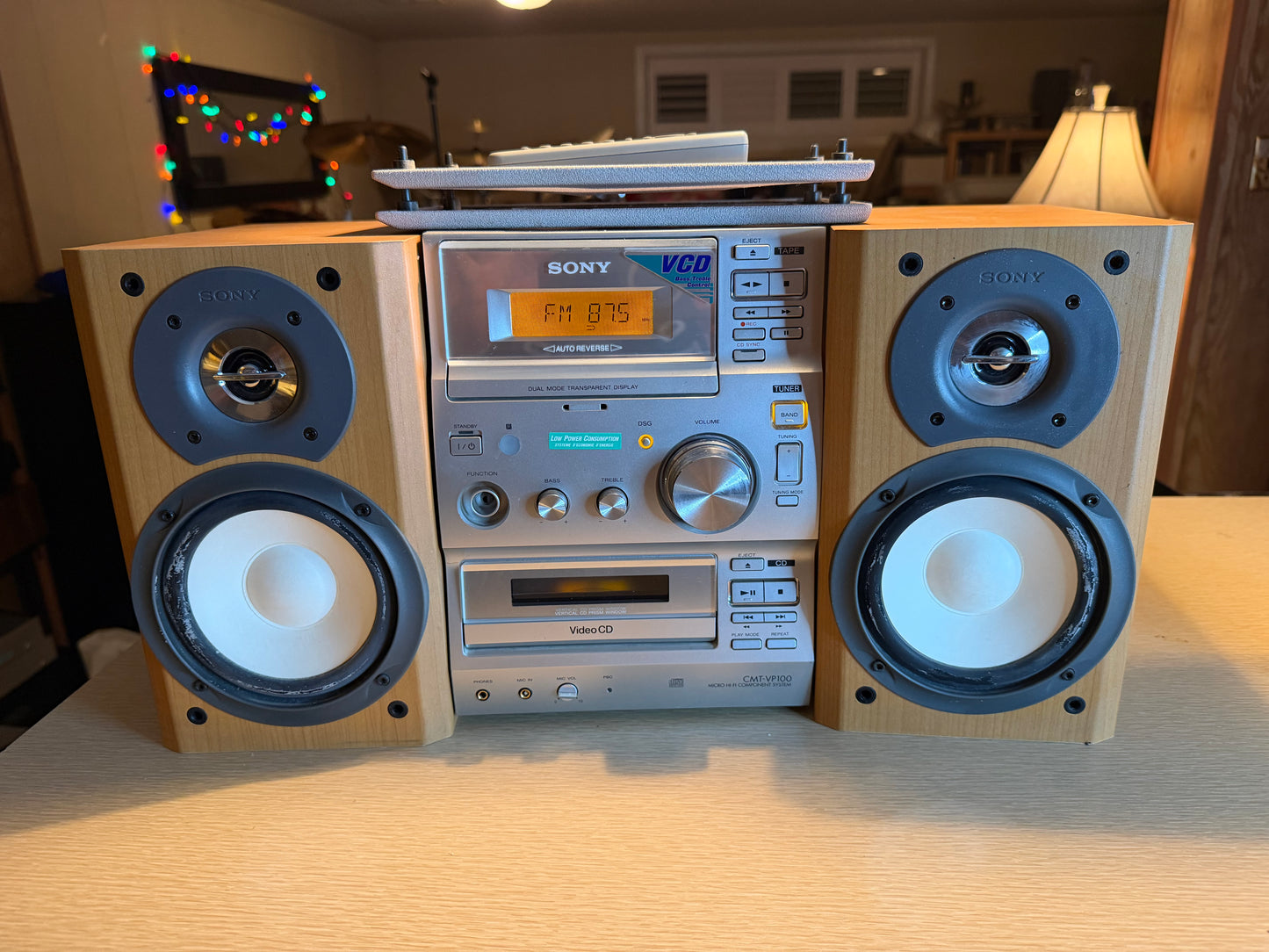 Sony CMT-VP100 Micro HiFi Component System W/ Speakers Working Suprisingly Loud