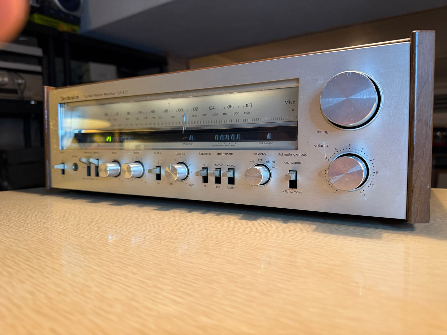 VINTAGE TECHNICS SA-303 AM FM Stereo Receiver Phono Input EXCELLENT CND TESTED🔥