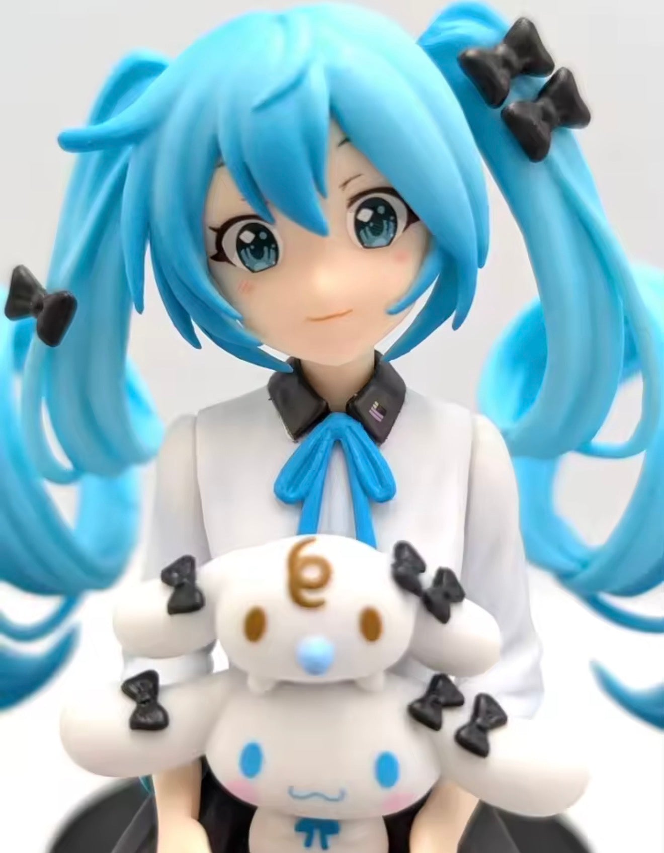 14CM Anime Hatsune Miku Big Eared Dog And MILK Noodle Stopper Figure Brand New
