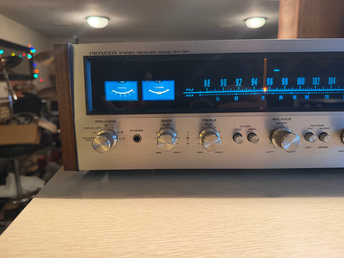 Pioneer SX-727 Vintage Stereo Receiver Amplifier Fresh Service Brand New Bulbs!