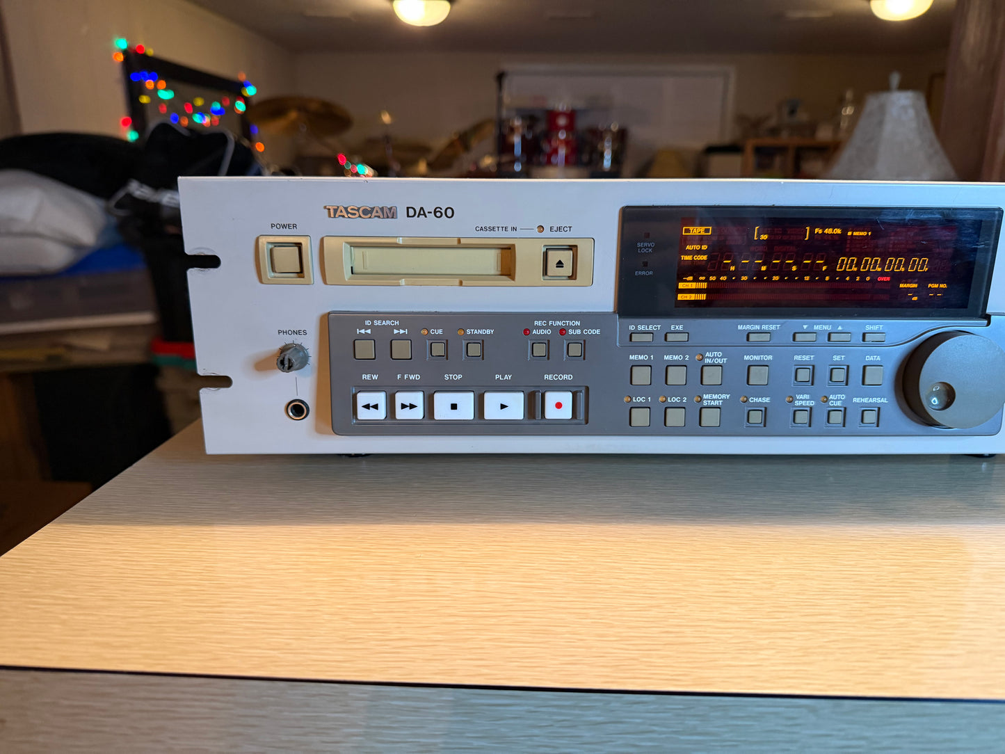 Tascam DA-60 MKII Professional DAT Recorder ~ Powers On ~ Works But No Sound