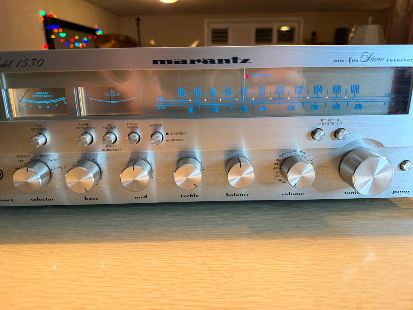 Marantz 1530 Receiver FULLY SERVICED New Bulbs Near Mint Condition Beautiful🎶🔥
