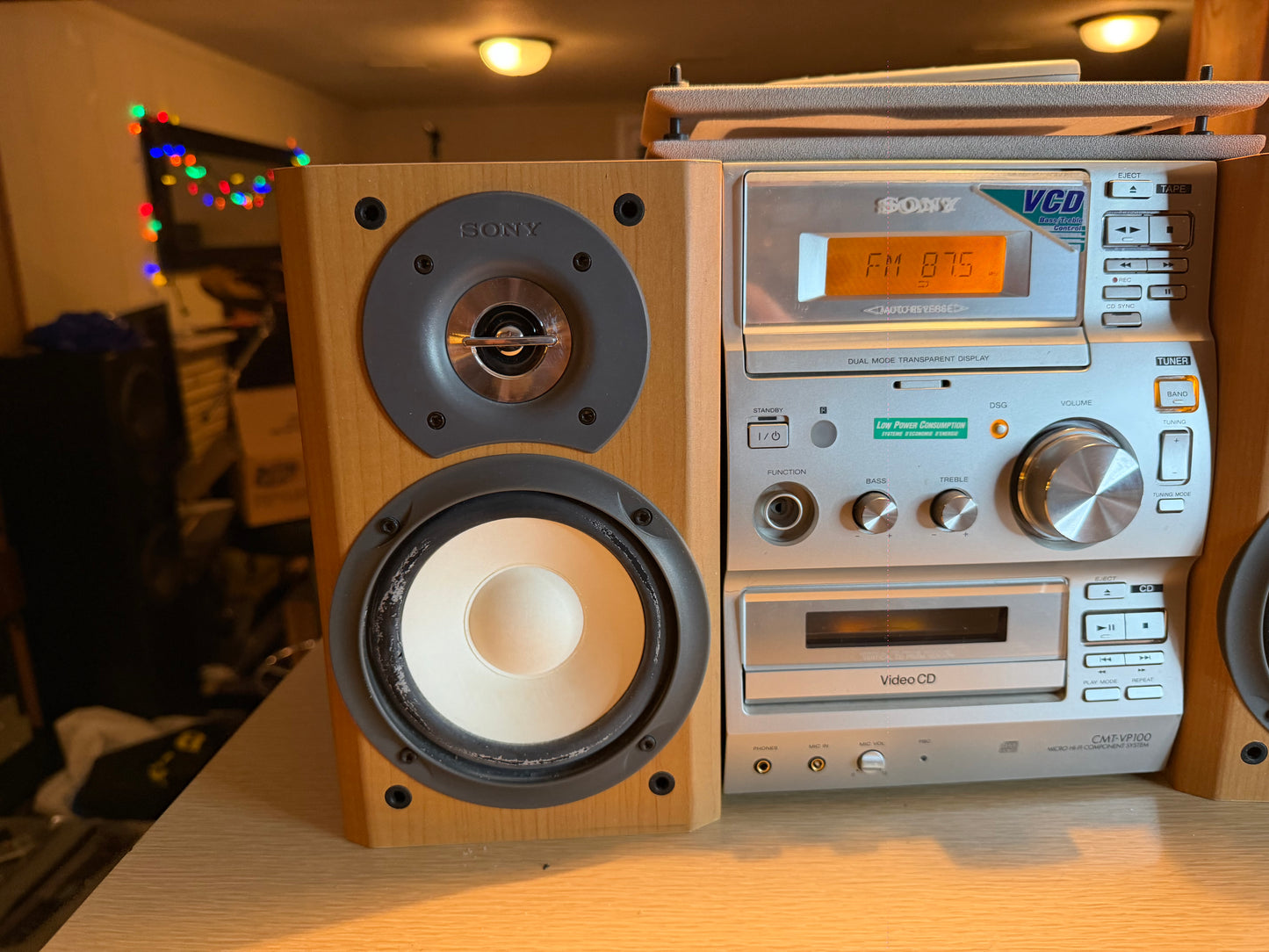 Sony CMT-VP100 Micro HiFi Component System W/ Speakers Working Suprisingly Loud