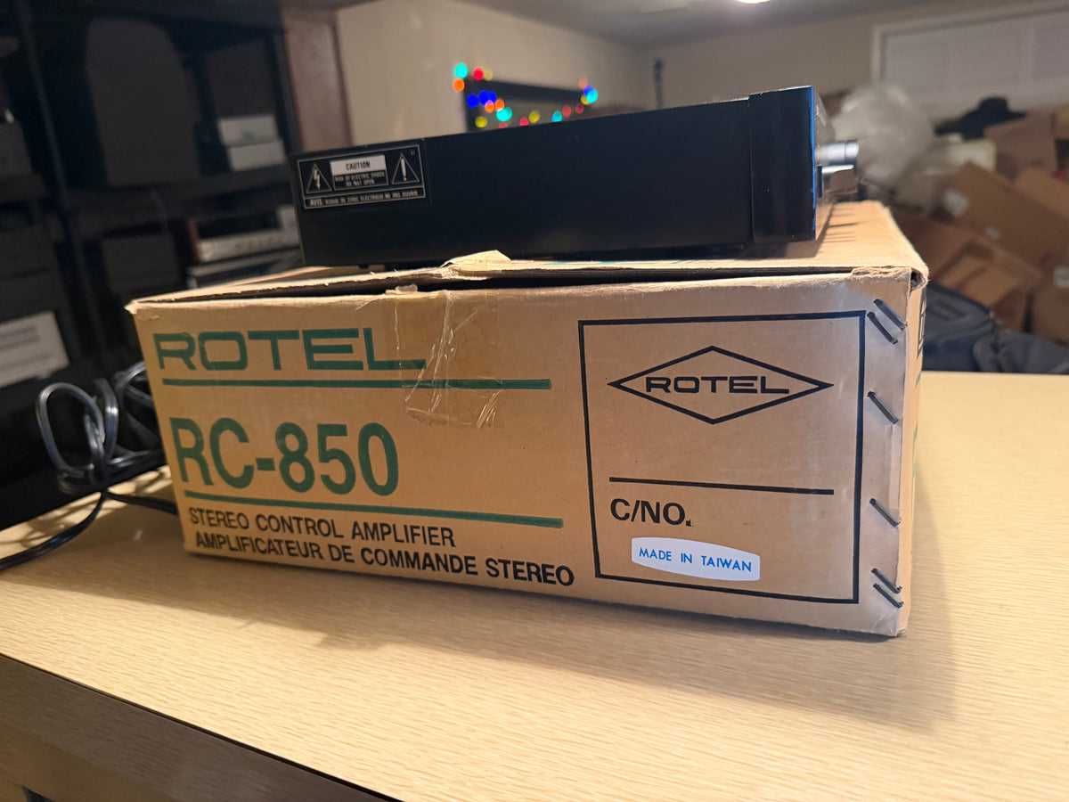 Rotel RC-850 PREAMPLIFIER High Fidelity Near Mint Serviced Complete In Box🔥🎶