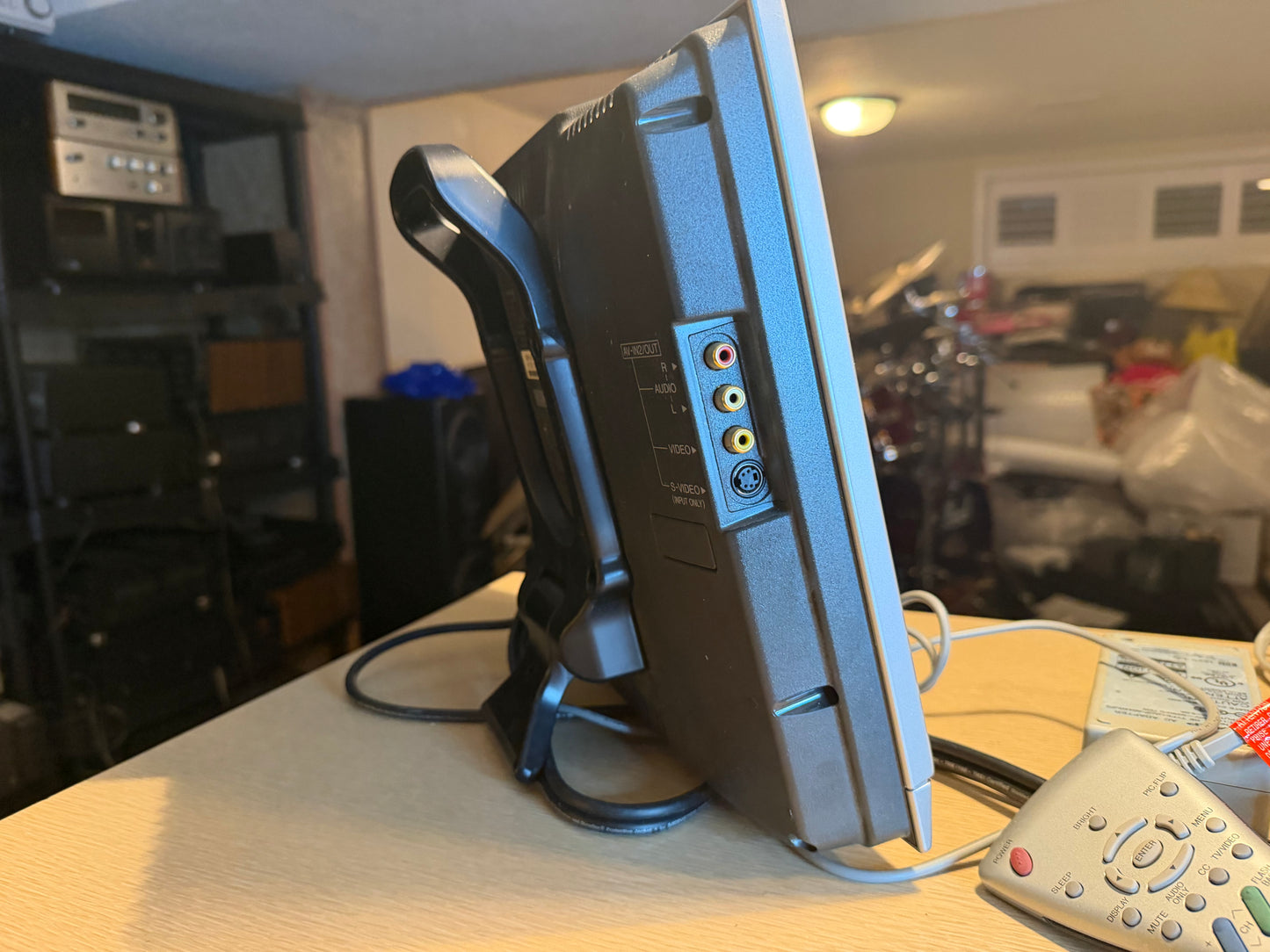 Sharp AQUOS LIQUID CRYSTAL TV  LC-13S1U-S Retro Gaming 13" TESTED w/Remote Nice!