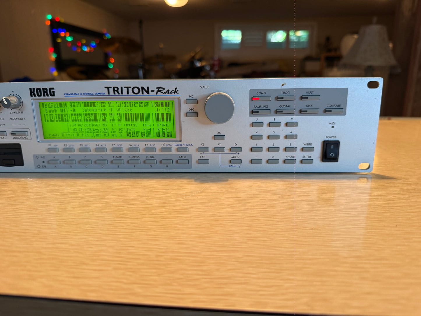 Korg Triton-Rack Expandable HI Module Sampler Synthesizer Works Needs New Screen