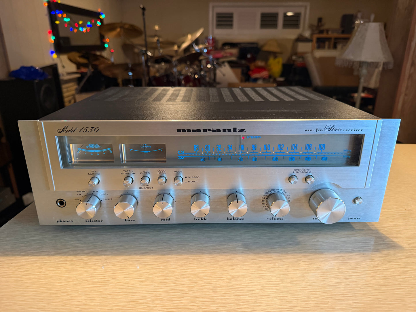 Marantz 1530 Receiver FULLY SERVICED New Bulbs Near Mint Condition Beautiful🎶🔥
