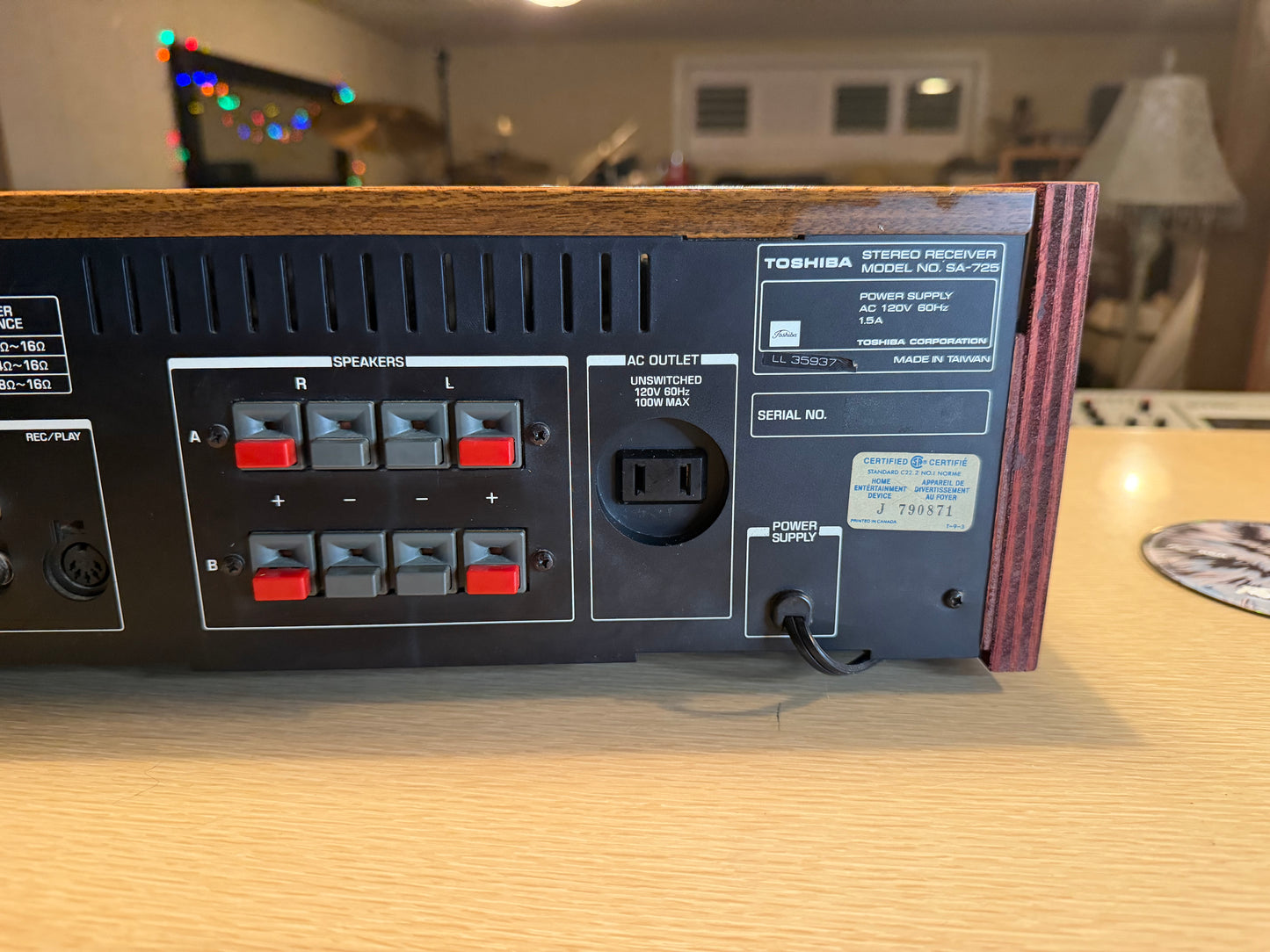 Vintage Toshiba Model SA-725 AM/FM Stereo Receiver FRESH Service Near Mint Case!