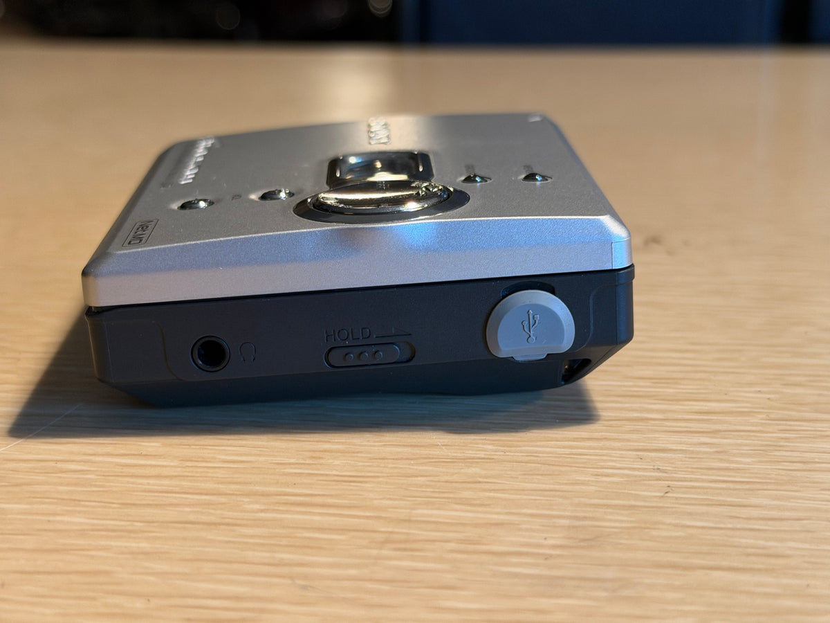 Sony Portable Mini Disc Recorder WALKMAN MZ-NE410 Minidisc Player Serviced Rare!