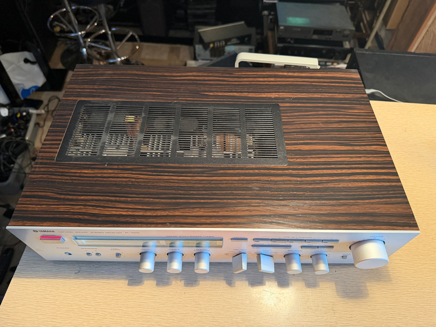 Vintage Yamaha R-700 Natural Sound Stereo Receiver Near Mint Fresh Service Rare!