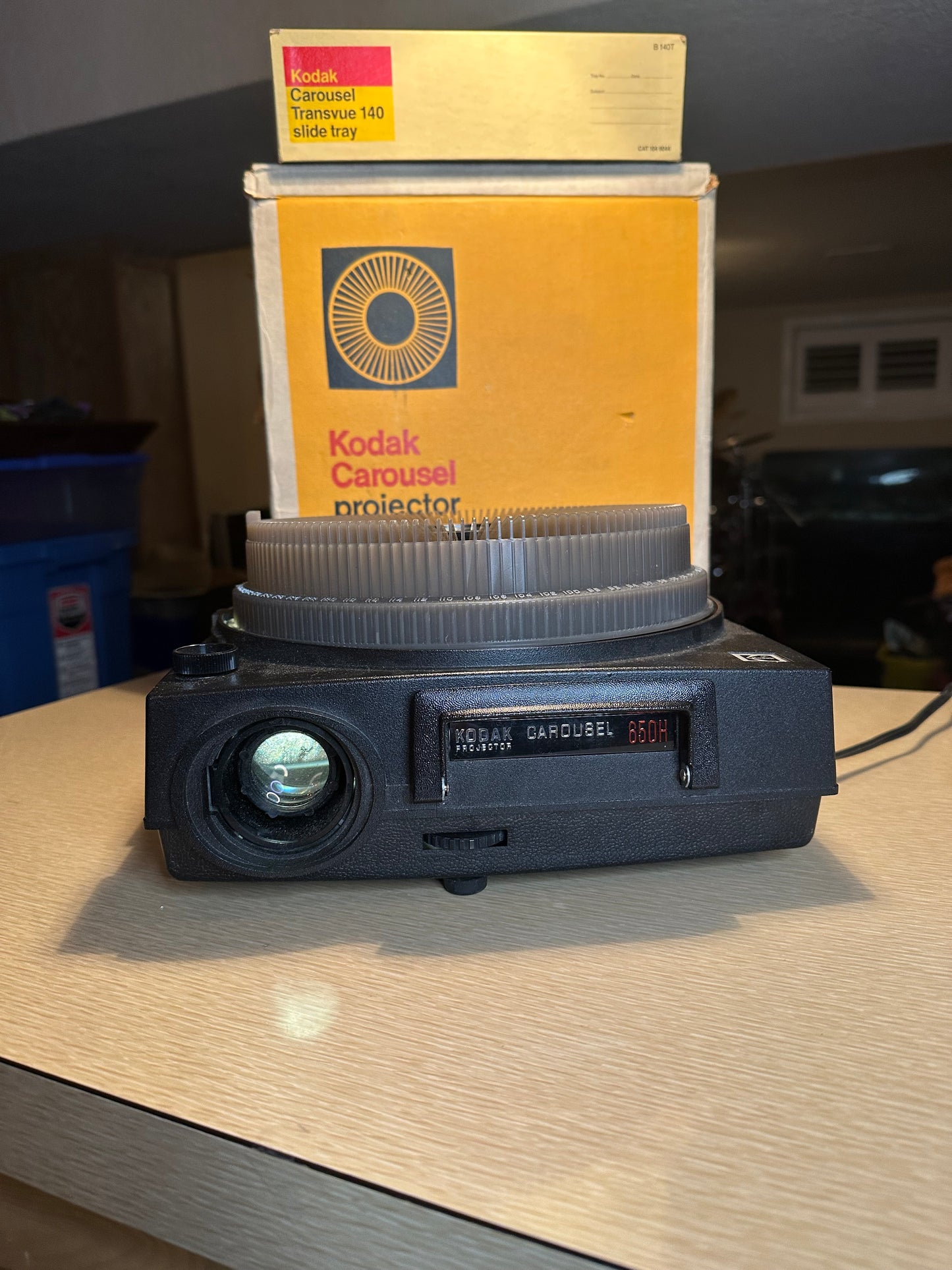 ⭐️Kodak Carousel 650H Slide Projector ⭐️Tested ⭐️Includes New Slide Tray Rare!