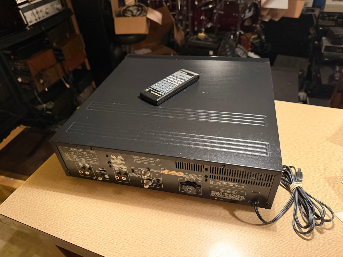 Pioneer CLD-1570k Compact Disc Laserdisc Player  Works Great Very Rare Model🔥