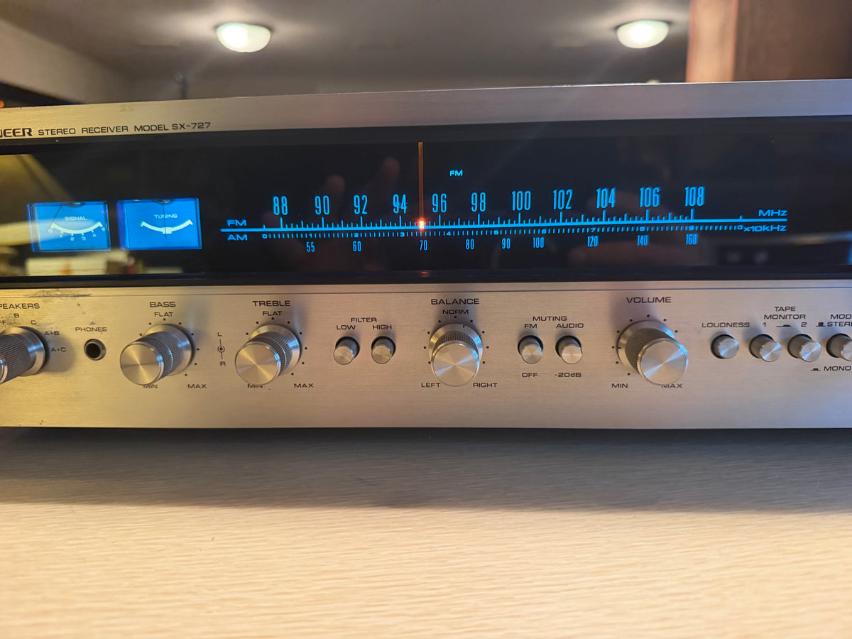 Pioneer SX-727 Vintage Stereo Receiver Amplifier Fresh Service Brand New Bulbs!