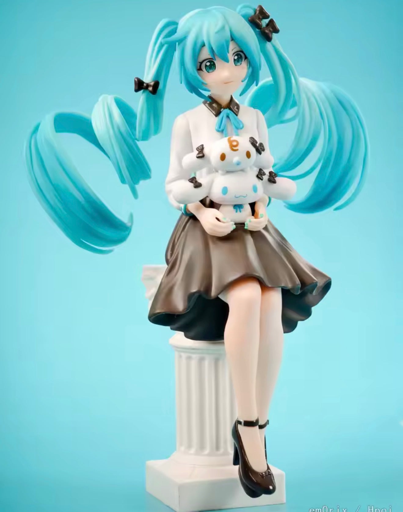 14CM Anime Hatsune Miku Big Eared Dog And MILK Noodle Stopper Figure Brand New