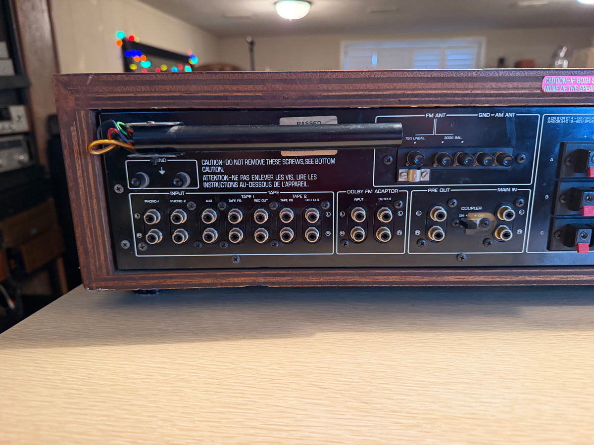 VTG 1970s Yamaha CR-2020 Natural Sound Stereo Receiver AM/FM Powers On No Sound