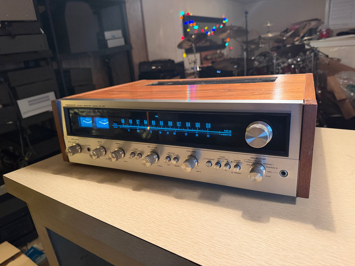 Pioneer SX-727 Vintage Stereo Receiver Amplifier Fresh Service Brand New Bulbs!
