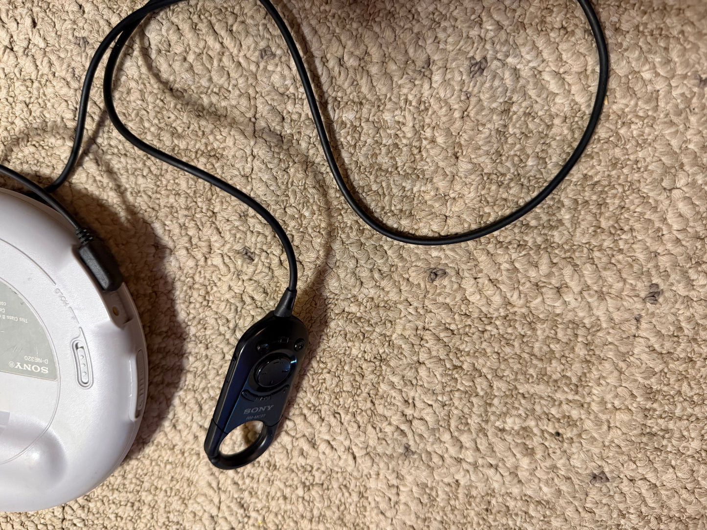 Sony PSYC D-NE320 Atrac3plus MP3 Portable CD Player Walkman Remote TESTED CLEAN