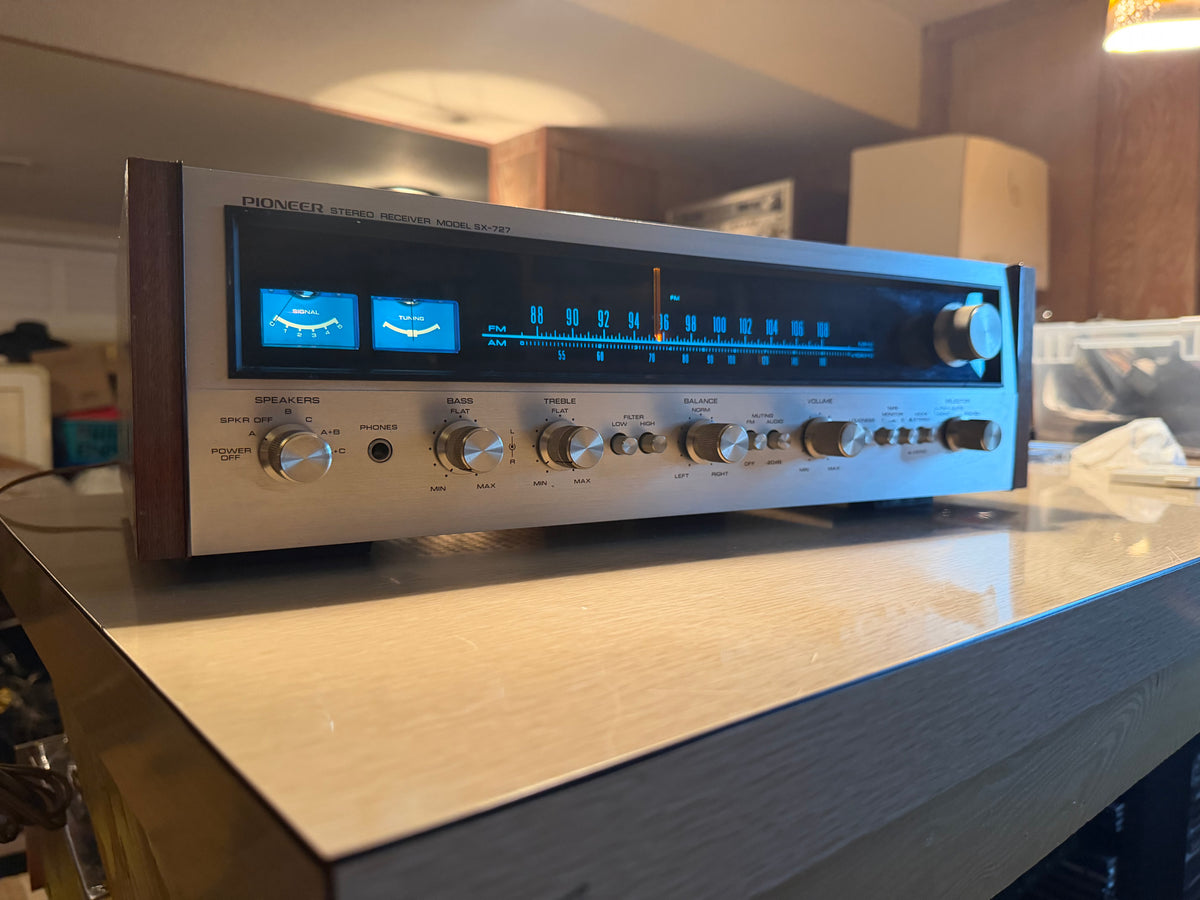 Pioneer SX-727 Vintage Stereo Receiver Amplifier Fresh Service Brand New Bulbs!