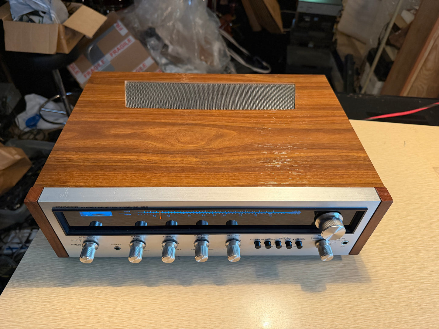 Vintage Pioneer SX-525 Stereo Receiver re-capped Fresh Service Near Mint Beauty!