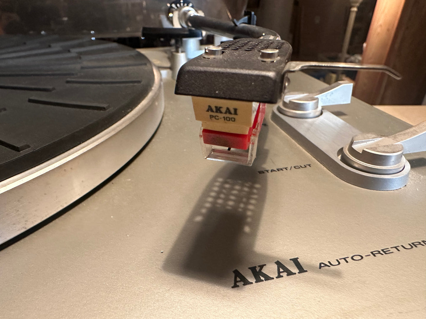 Vintage High Fidelity AKAI AP-100 C Fully Functional Extremely Rare *NEW BELT*