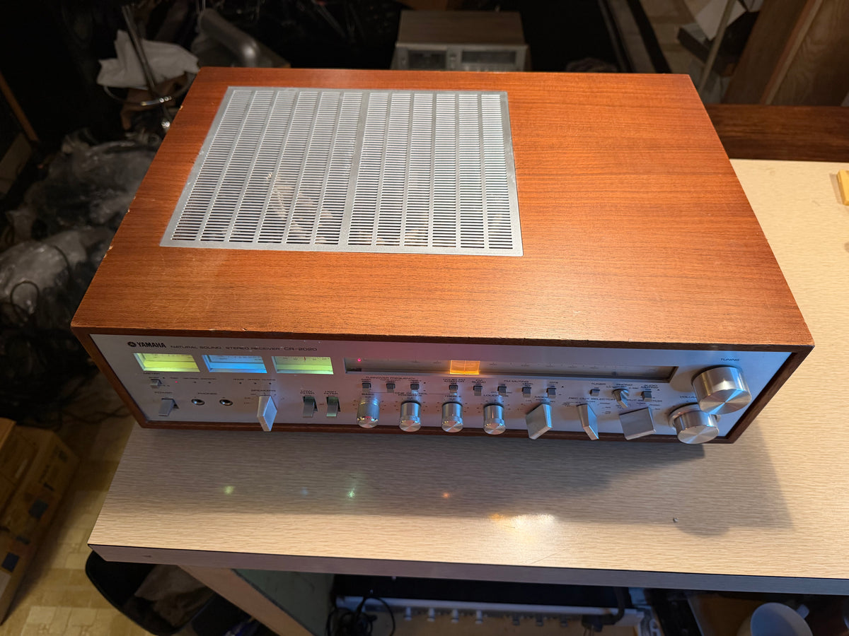VTG 1970s Yamaha CR-2020 Natural Sound Stereo Receiver AM/FM Powers On No Sound